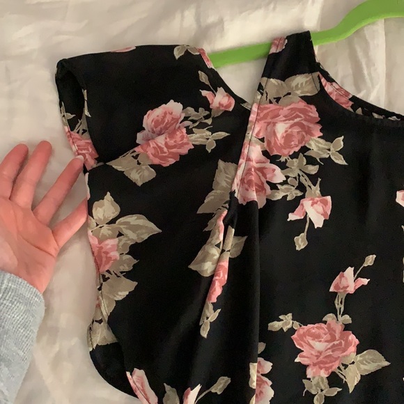 Cold shoulder flutter sleeve blouse - Picture 2 of 7